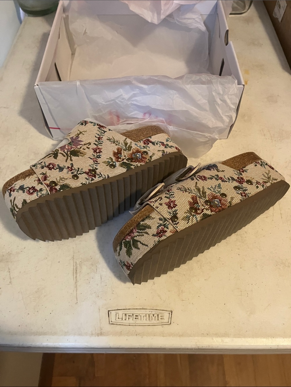 Hey Girl by Corkys Floral Platform Sandals -Floral. New in original packaging! - Picture 3 of 3